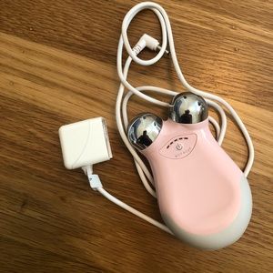 Like new - Nuface mini